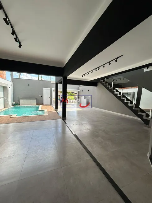 Foto 1 de Casa com 3 Quartos à venda, 276m² em Jardim Três Colinas, Franca