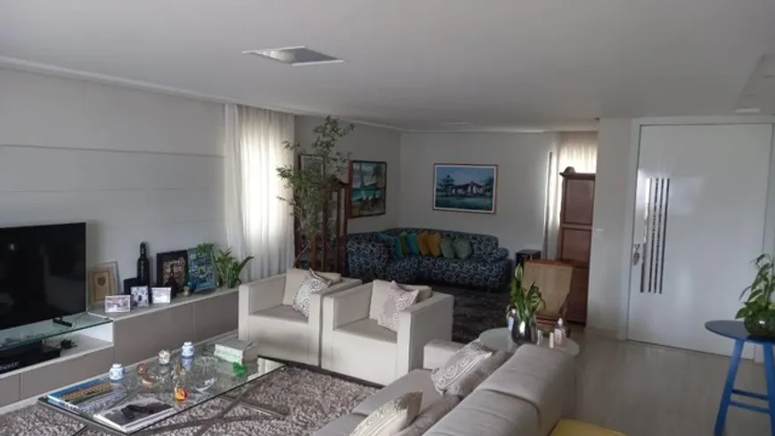 Foto 1 de Apartamento com 4 Quartos à venda, 250m² em Graças, Recife