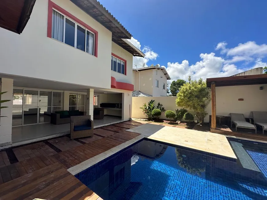 Foto 1 de Casa de Condomínio com 3 Quartos para alugar, 380m² em Buraquinho, Lauro de Freitas