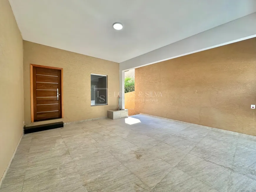 Foto 1 de Casa com 3 Quartos para alugar, 130m² em Jardim dos Pinheiros, Atibaia