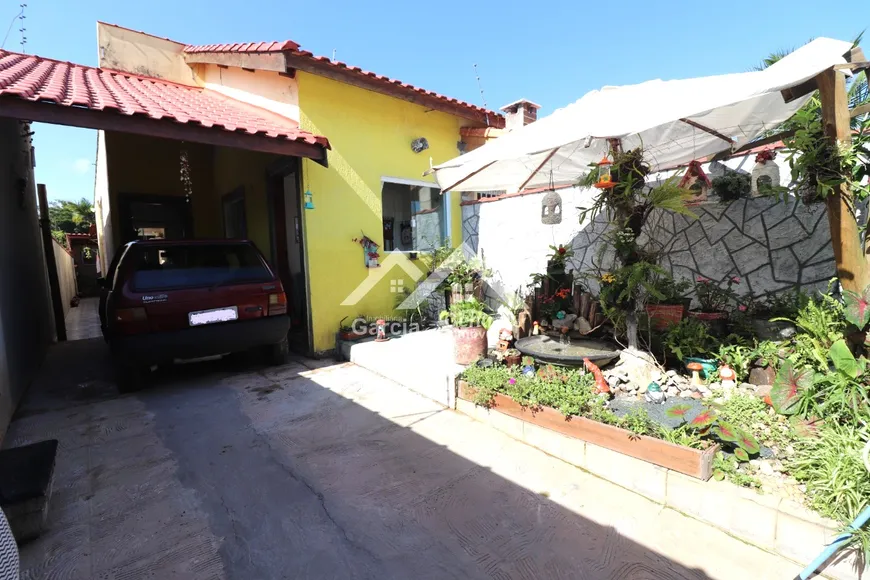 Foto 1 de Casa com 2 Quartos à venda, 70m² em Vila Erminda, Peruíbe