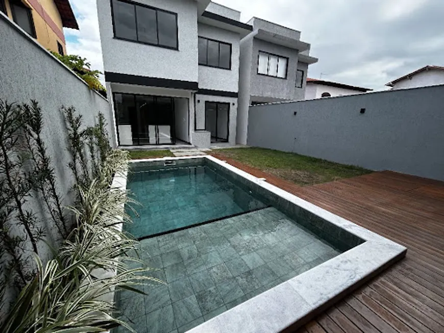 Foto 1 de Casa com 4 Quartos à venda, 245m² em Camboinhas, Niterói