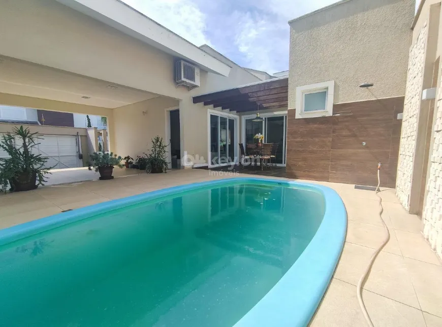 Foto 1 de Casa com 3 Quartos à venda, 253m² em Vila Esperança, Tubarão