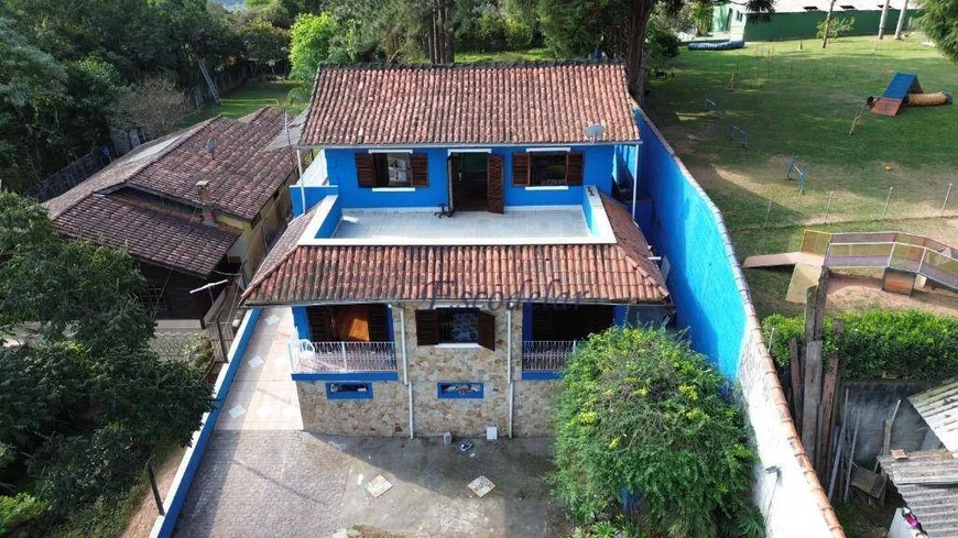 Foto 1 de Casa com 4 Quartos à venda, 215m² em Serra da Cantareira, Mairiporã