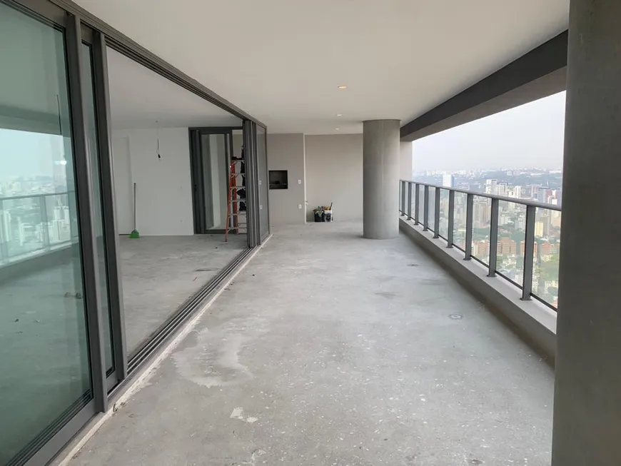 Foto 1 de Apartamento com 4 Quartos à venda, 275m² em Sumarezinho, São Paulo