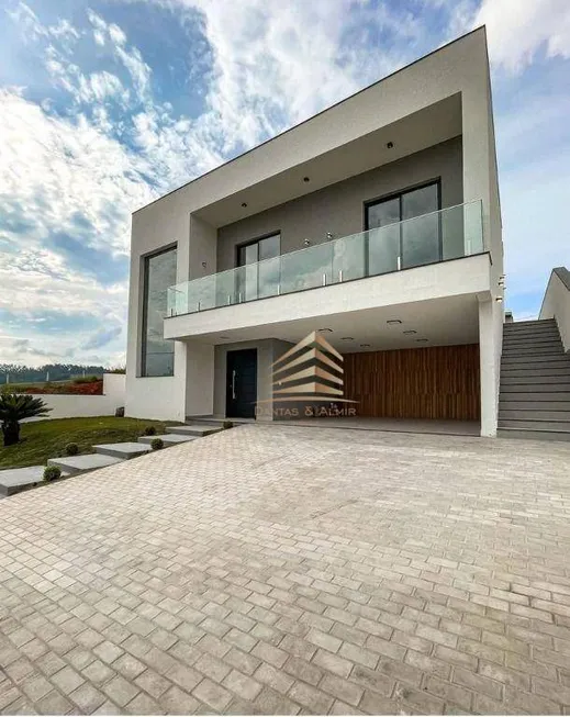 Foto 1 de Casa de Condomínio com 3 Quartos à venda, 270m² em Curitibanos, Bragança Paulista