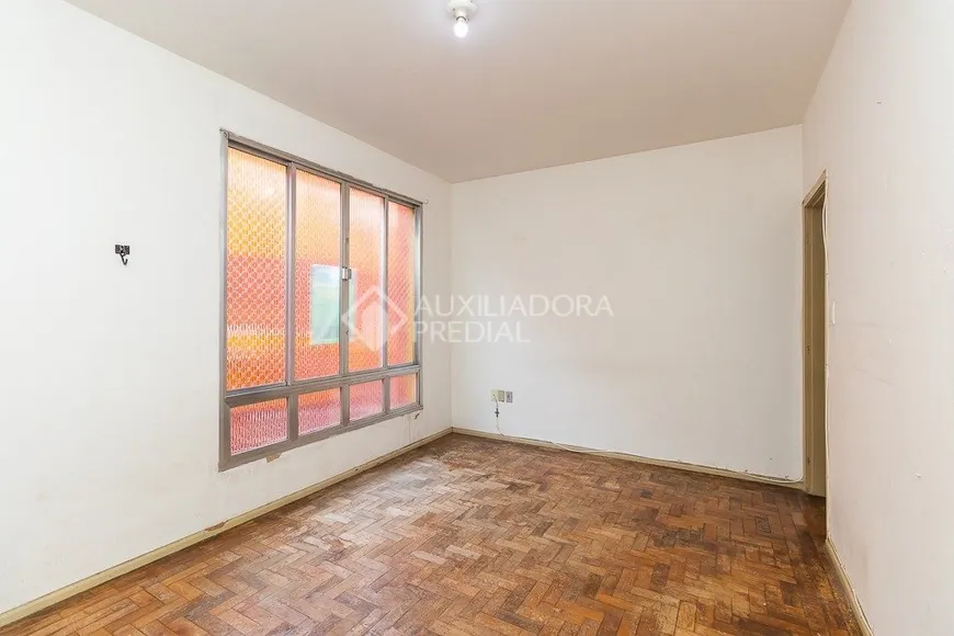 Foto 1 de Apartamento com 2 Quartos à venda, 72m² em Navegantes, Porto Alegre