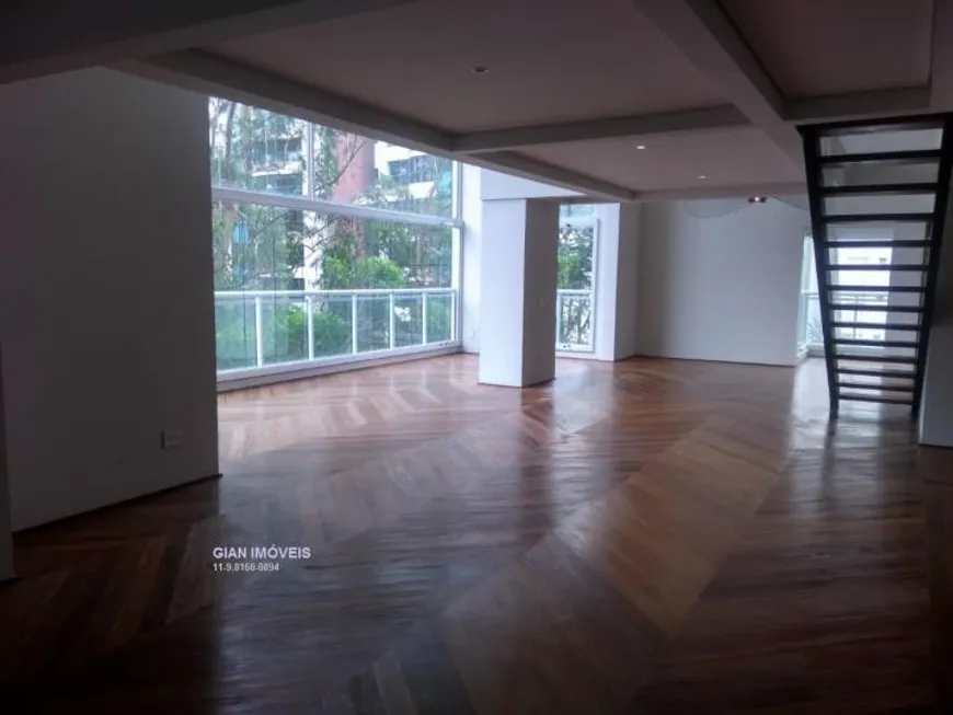 Foto 1 de Apartamento com 3 Quartos para alugar, 338m² em Panamby, São Paulo
