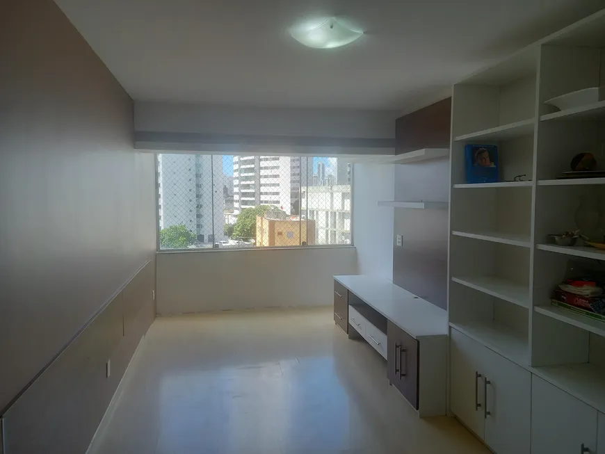 Foto 1 de Apartamento com 3 Quartos para alugar, 80m² em Encruzilhada, Recife