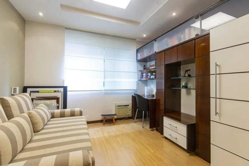 Foto 1 de Apartamento com 4 Quartos à venda, 150m² em Cosme Velho, Rio de Janeiro