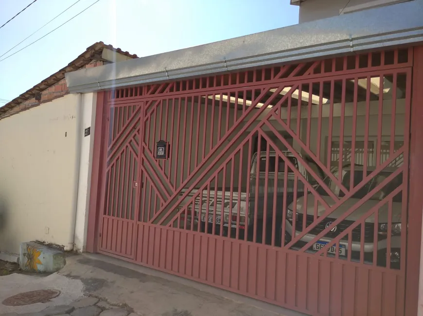 Foto 1 de Casa de Condomínio com 4 Quartos à venda, 100m² em Vila das Oliveiras, Taboão da Serra