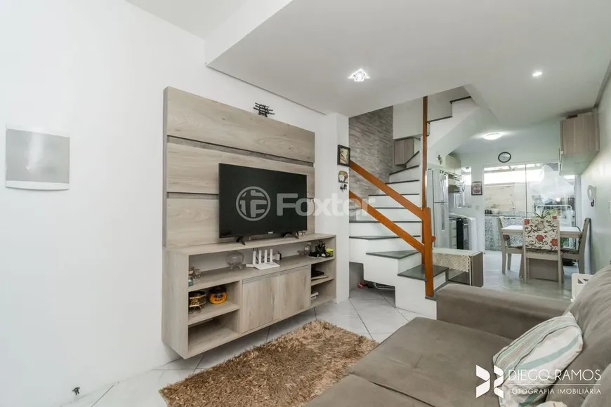 Foto 1 de Casa de Condomínio com 2 Quartos à venda, 50m² em Ipanema, Porto Alegre