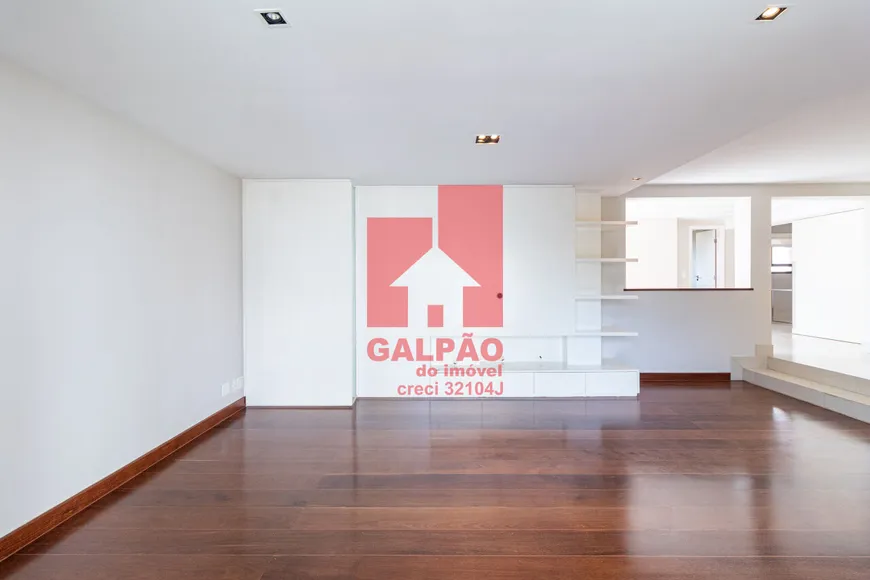 Foto 1 de Apartamento com 4 Quartos para venda ou aluguel, 180m² em Moema, São Paulo