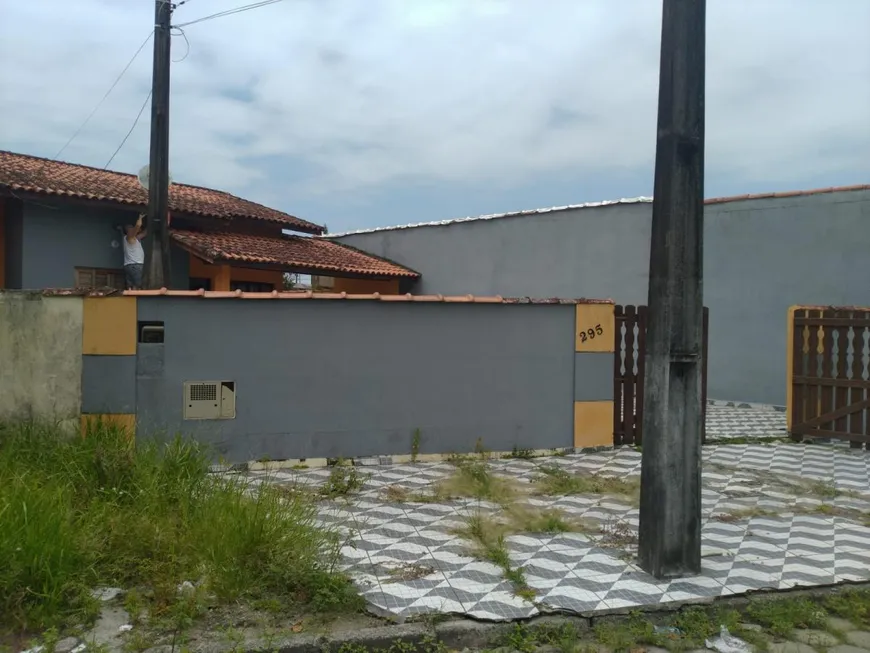 Foto 1 de Casa com 2 Quartos à venda, 64m² em Ivoty, Itanhaém