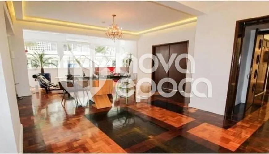 Foto 1 de Apartamento com 4 Quartos à venda, 260m² em Copacabana, Rio de Janeiro