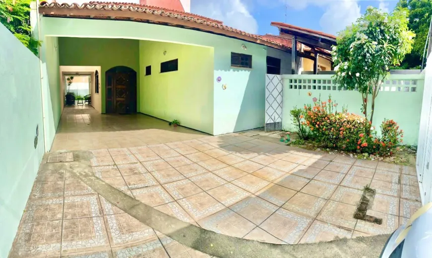 Foto 1 de Casa com 4 Quartos à venda, 177m² em Jardim das Oliveiras, Fortaleza