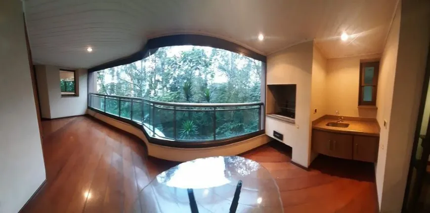 Foto 1 de Apartamento com 6 Quartos à venda, 226m² em Jardim Fonte do Morumbi , São Paulo