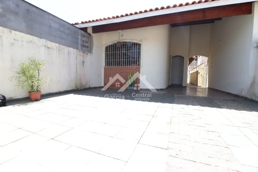 Foto 1 de Casa com 2 Quartos à venda, 90m² em Stella Maris, Peruíbe