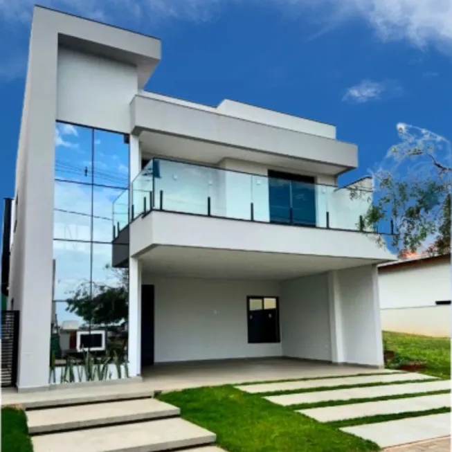 Foto 1 de Sobrado com 3 Quartos à venda, 256m² em Conjunto Habitacional Alexandre Urbanas, Londrina