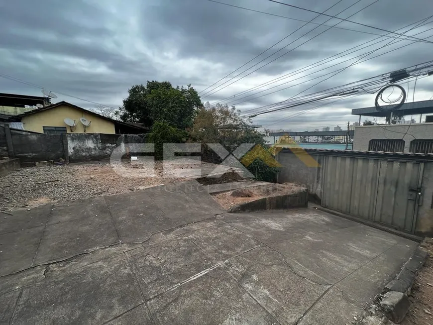 Foto 1 de Lote/Terreno à venda, 742m² em Niterói, Divinópolis