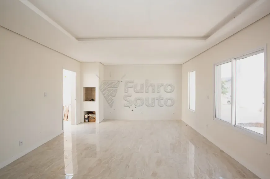Foto 1 de Casa com 2 Quartos à venda, 73m² em Areal, Pelotas