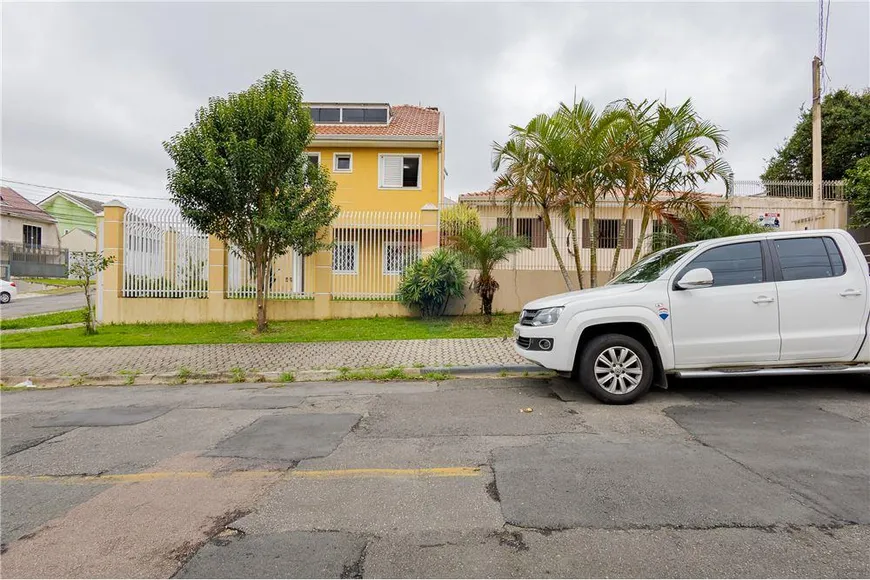 Foto 1 de Sobrado com 2 Quartos à venda, 160m² em Fanny, Curitiba