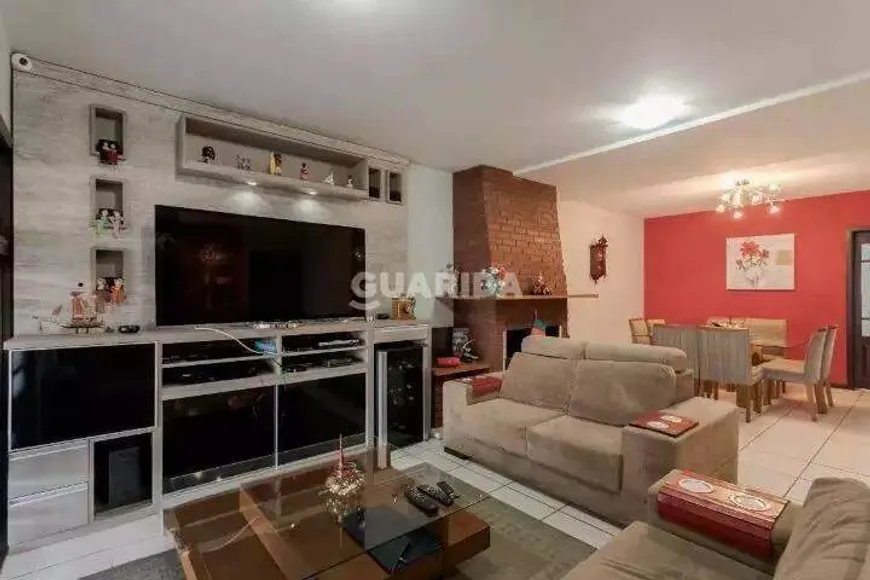 Foto 1 de Casa com 3 Quartos para alugar, 300m² em São Geraldo, Porto Alegre