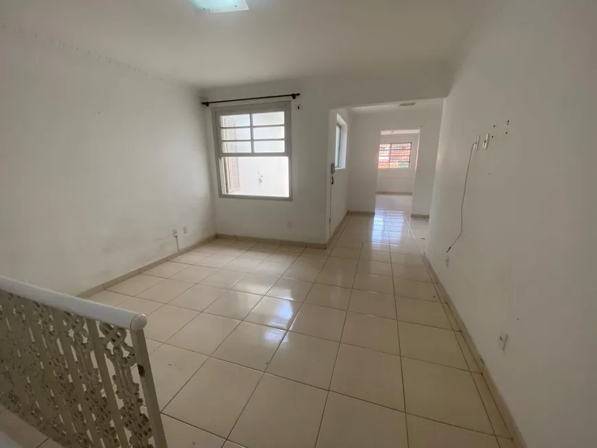 Foto 1 de Sobrado com 3 Quartos para alugar, 180m² em Encruzilhada, Santos