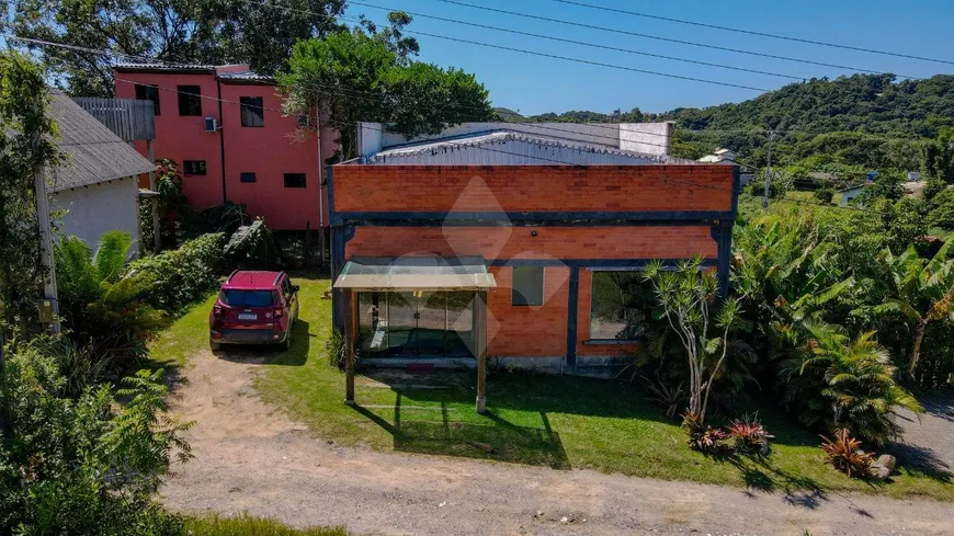 Foto 1 de Galpão/Depósito/Armazém à venda, 150m² em Ibiraquera, Imbituba