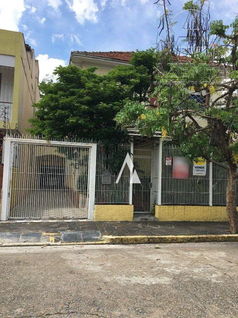 Foto 1 de Casa com 4 Quartos à venda, 236m² em Azenha, Porto Alegre