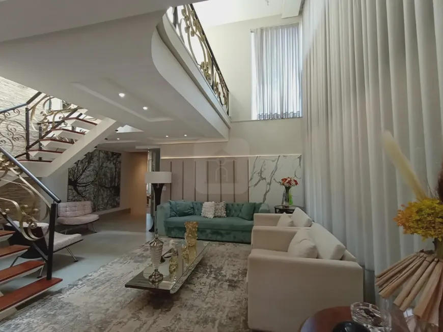 Foto 1 de Casa de Condomínio com 4 Quartos para alugar, 400m² em Morada da Colina, Uberlândia