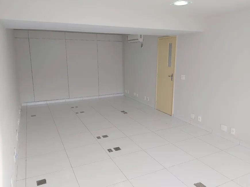 Foto 1 de Sala Comercial para alugar, 120m² em Centro, Rio de Janeiro