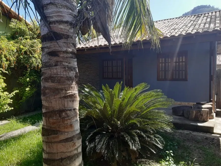 Foto 1 de Casa com 2 Quartos à venda, 110m² em Cajueiro, Maricá