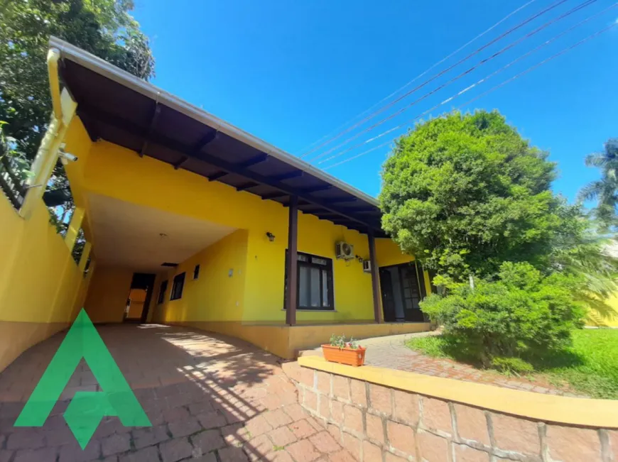 Foto 1 de Casa com 4 Quartos à venda, 215m² em Badenfurt, Blumenau