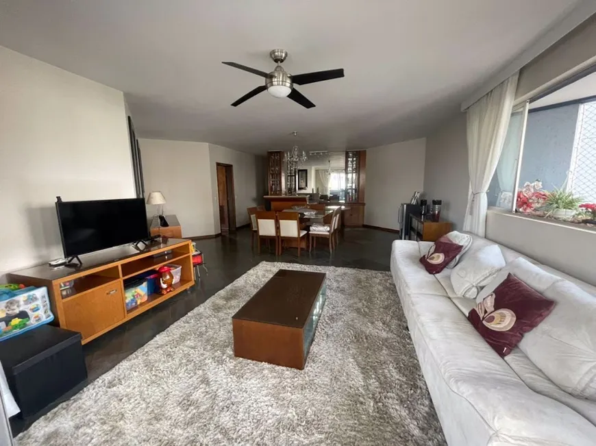 Foto 1 de Apartamento com 4 Quartos à venda, 239m² em Centro, Londrina