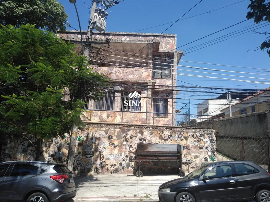 Foto 1 de Casa com 4 Quartos à venda, 543m² em Cascadura, Rio de Janeiro