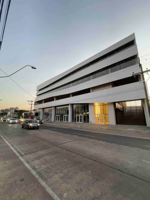 Foto 1 de Sala Comercial para alugar, 890m² em Navegantes, Porto Alegre