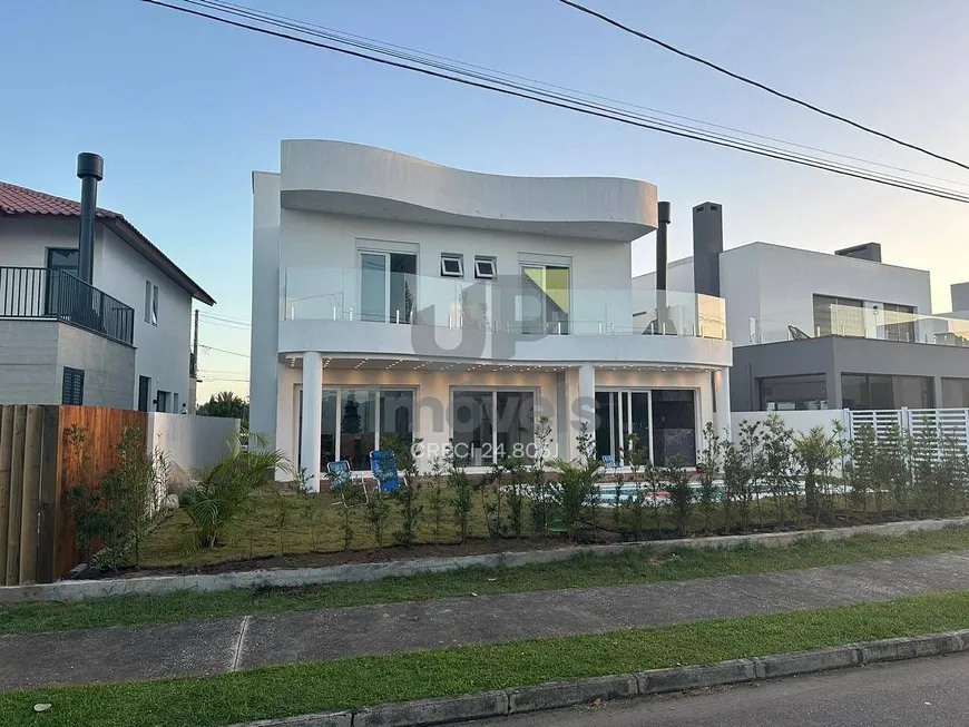 Foto 1 de Casa com 3 Quartos à venda, 326m² em Laranjal, Pelotas