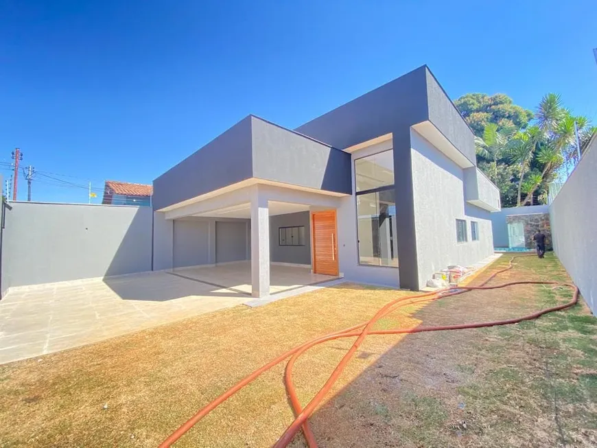 Foto 1 de Casa com 3 Quartos à venda, 190m² em Setor Garavelo, Aparecida de Goiânia