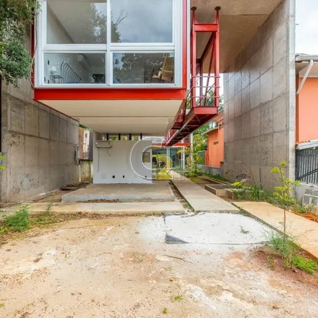 Foto 1 de Casa com 4 Quartos à venda, 400m² em Campo Belo, São Paulo