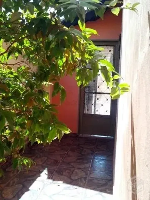 Foto 1 de Casa com 3 Quartos à venda, 135m² em Adão do Carmo Leonel, Ribeirão Preto