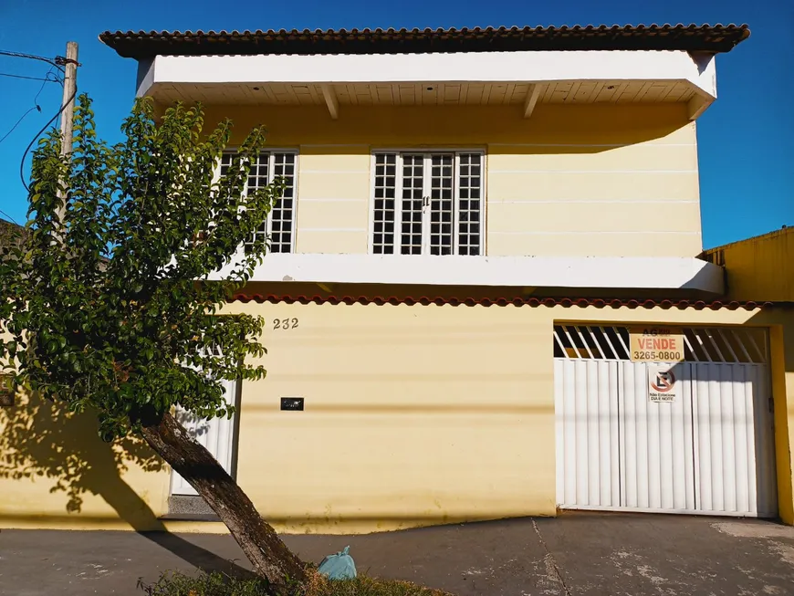 Foto 1 de Casa com 6 Quartos à venda, 240m² em Bento Ribeiro, Rio de Janeiro