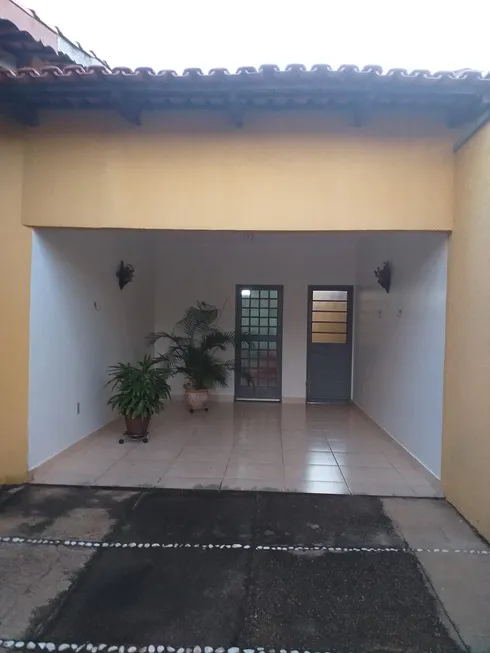 Foto 1 de Casa com 3 Quartos à venda, 110m² em Jardim Presidente, Goiânia