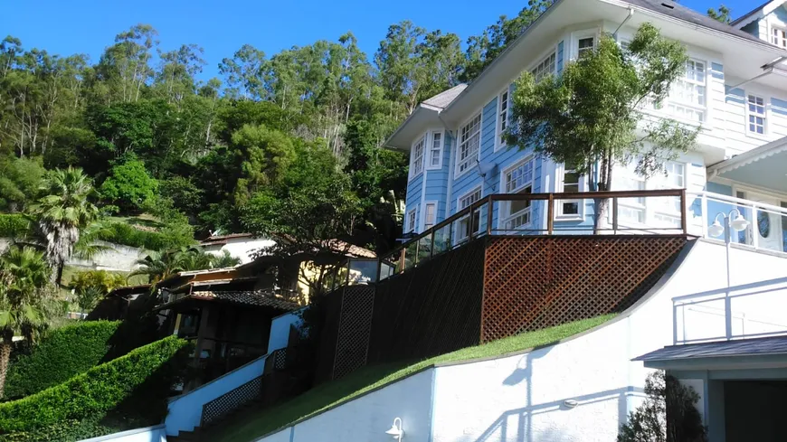 Foto 1 de Casa de Condomínio com 3 Quartos à venda, 380m² em Piratininga, Niterói
