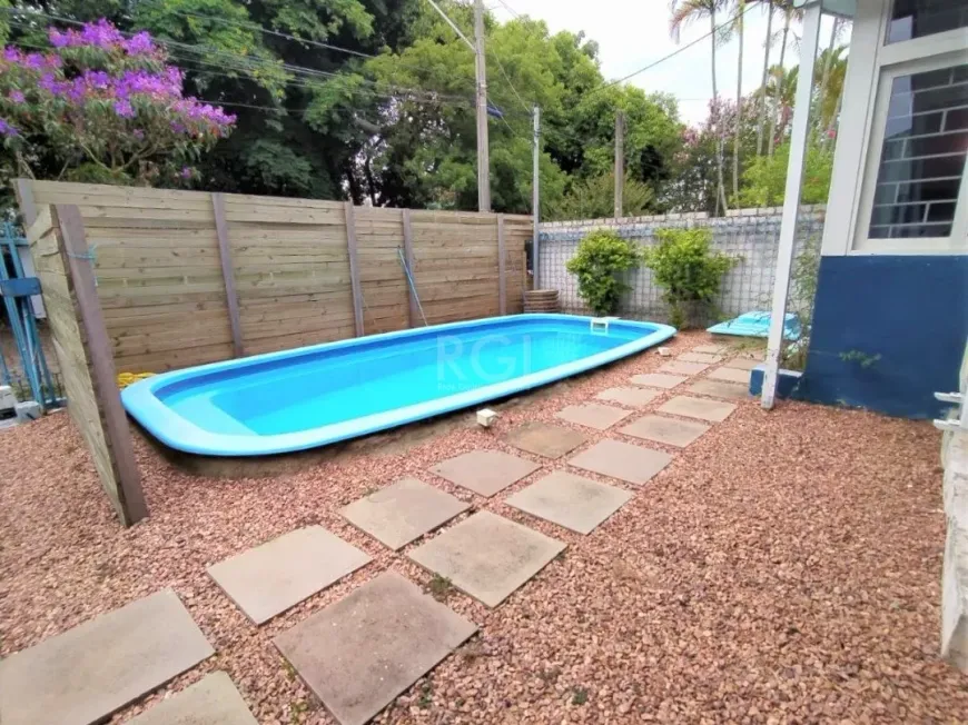 Foto 1 de Casa com 4 Quartos à venda, 150m² em Aberta dos Morros, Porto Alegre