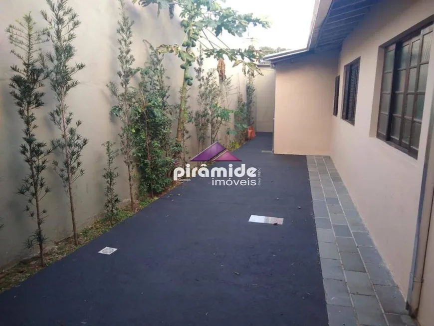 Foto 1 de Casa com 4 Quartos à venda, 140m² em Centro, Caraguatatuba