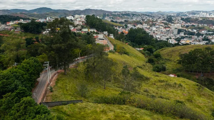 Foto 1 de Lote/Terreno à venda, 300m² em Parque Guarani, Juiz de Fora