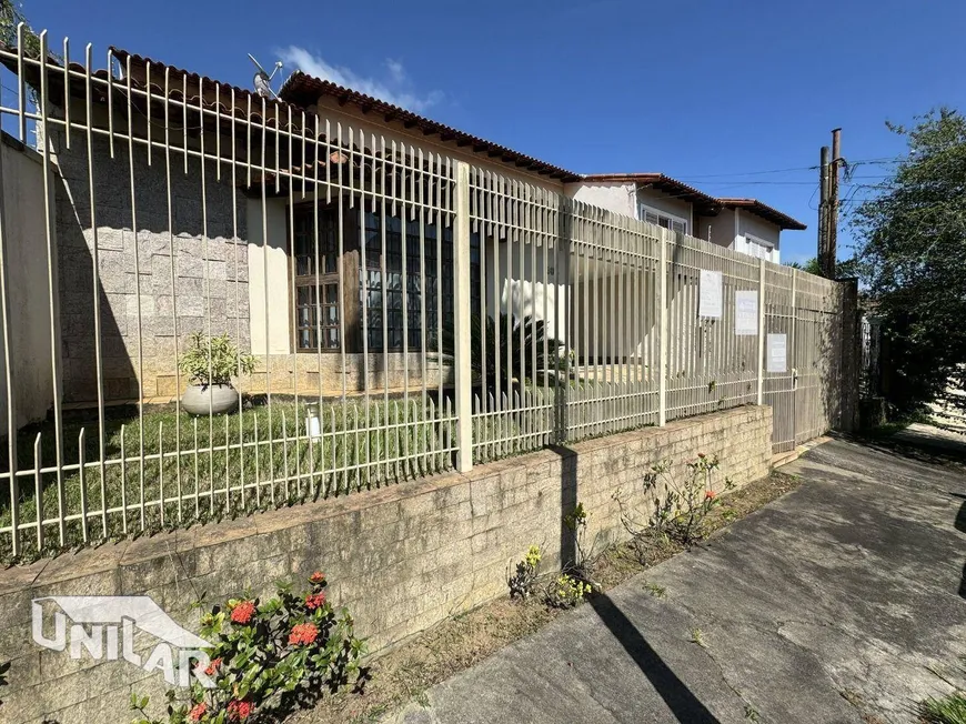 Foto 1 de Casa com 3 Quartos à venda, 275m² em Jardim Amália, Volta Redonda