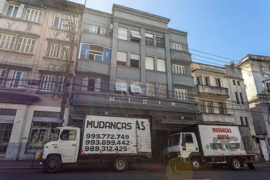 Foto 1 de Apartamento com 2 Quartos à venda, 56m² em Floresta, Porto Alegre