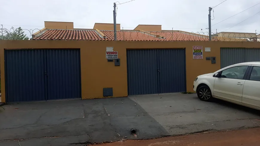 Foto 1 de Casa com 2 Quartos à venda, 70m² em Jardim Decolores, Trindade